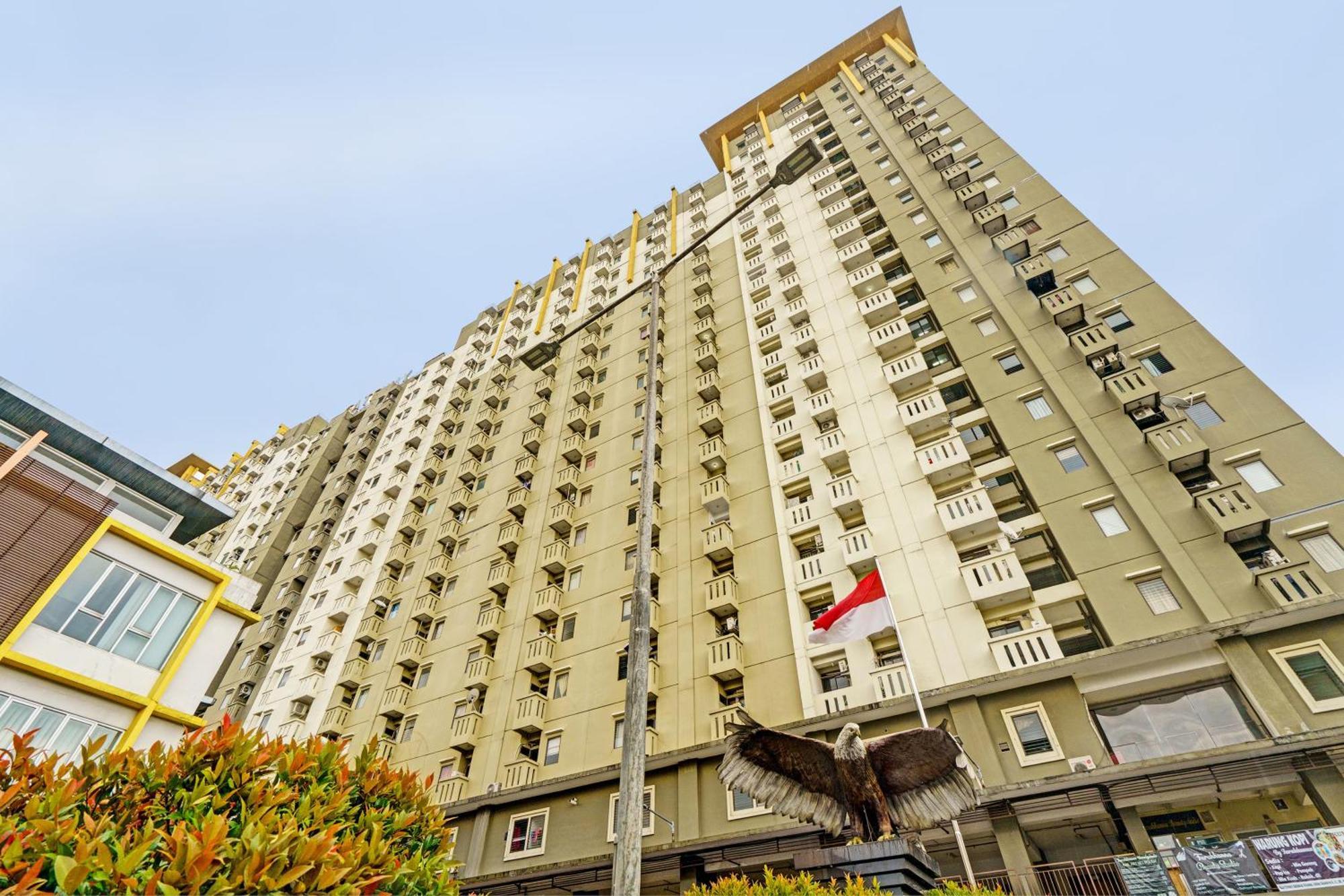 Oyo Life 93170 Apartement Gateway Cicadas By Mr Pro Bandung Buitenkant foto
