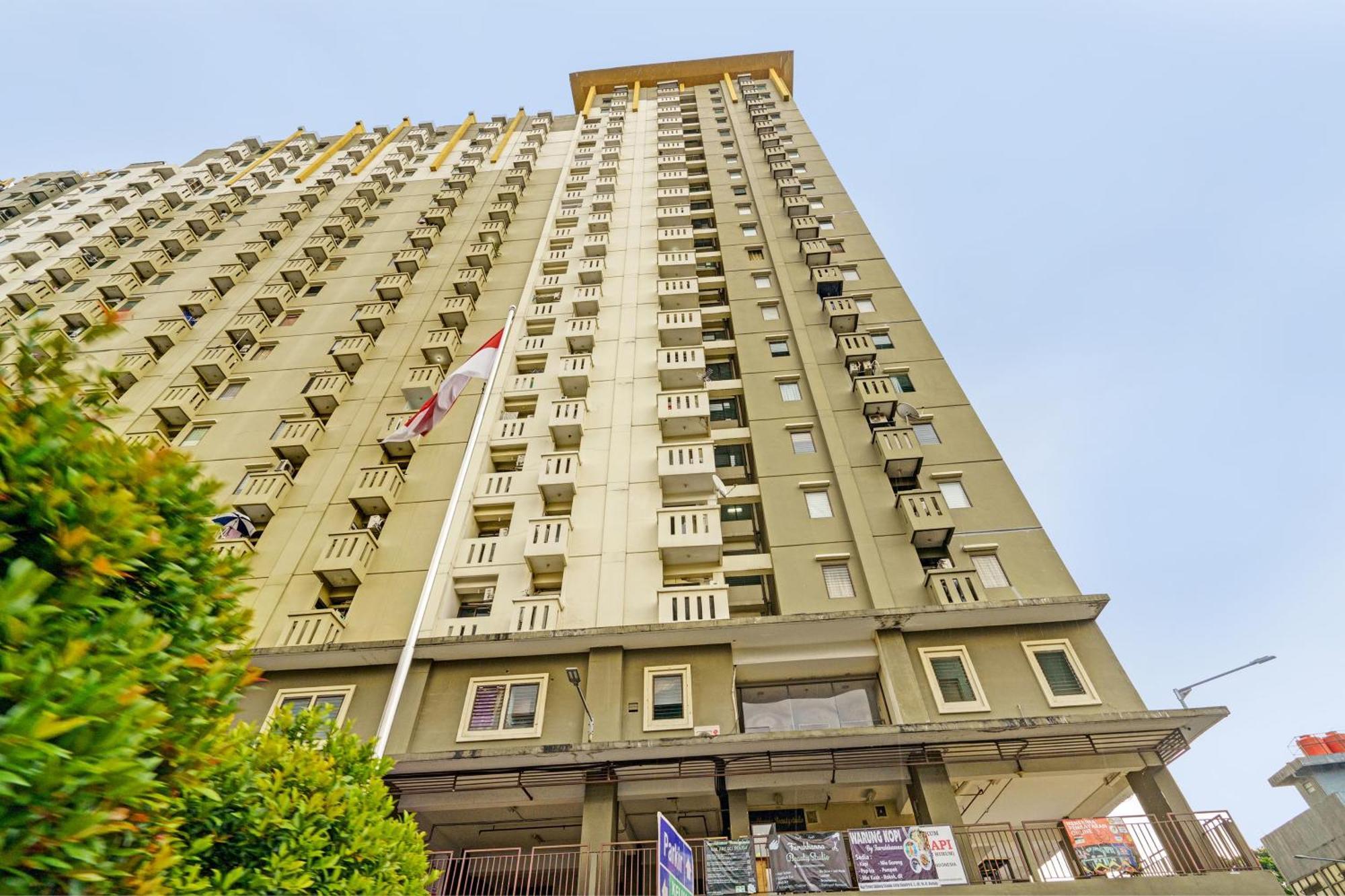 Oyo Life 93170 Apartement Gateway Cicadas By Mr Pro Bandung Buitenkant foto